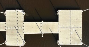 Photo Pressed ceramic dental veneer